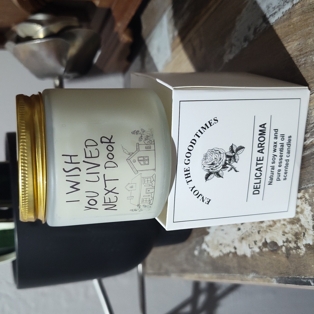 New in box "i wish you lived next door" candle